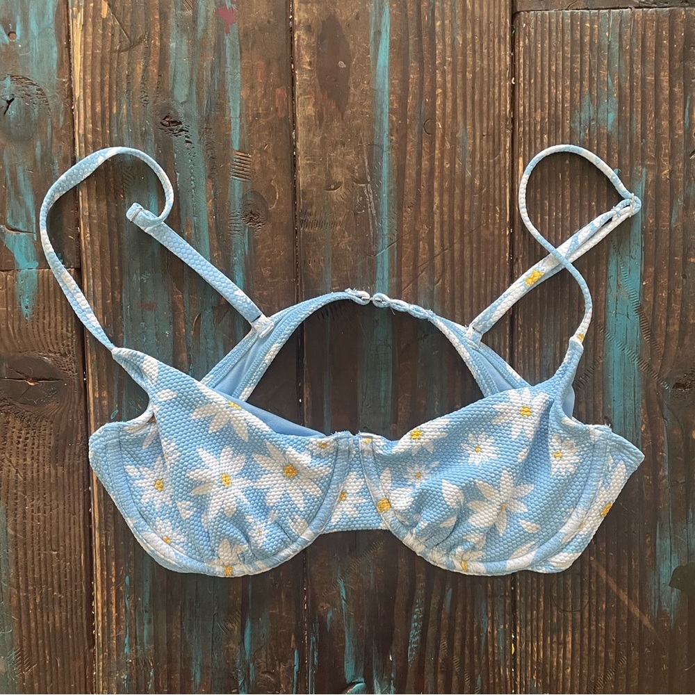 Underwire Daisy Print Swim Top